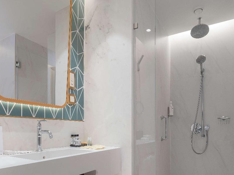 The Emerald House Lisbon, Curio Collection by Hilt image