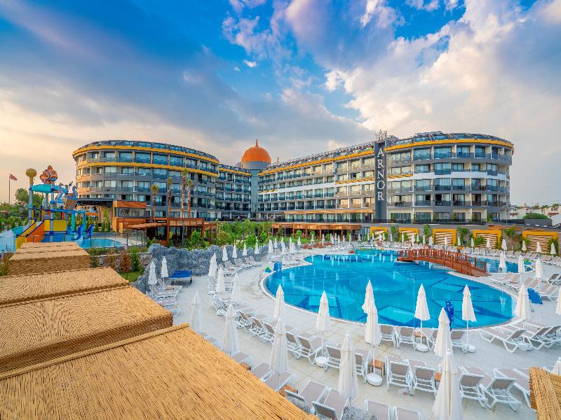 Arnor De Luxe Hotel & Spa image