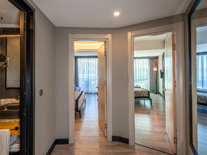 Arnor De Luxe Hotel & Spa image