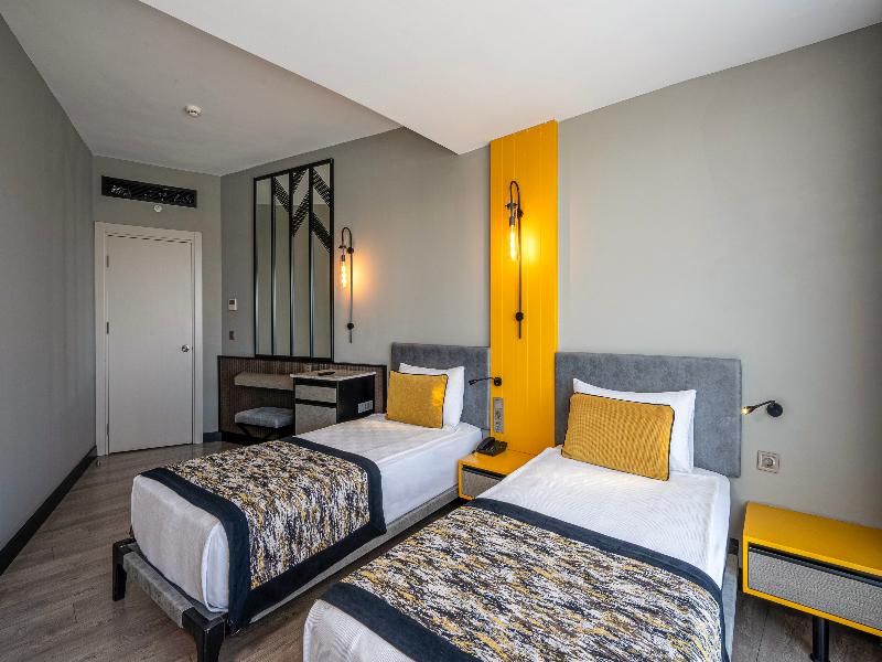 Arnor De Luxe Hotel & Spa image