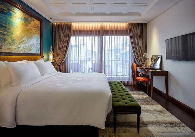 Peridot Grand Hotel And Spa By Aira image