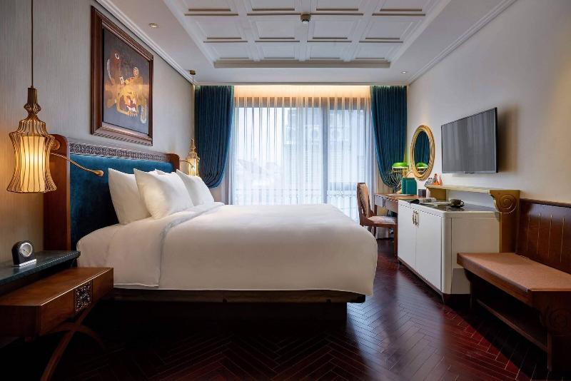 Peridot Grand Hotel And Spa By Aira image