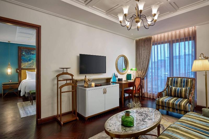 Peridot Grand Hotel And Spa By Aira image