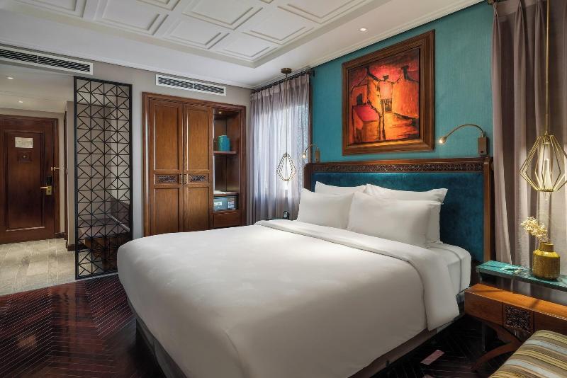 Peridot Grand Hotel And Spa By Aira image