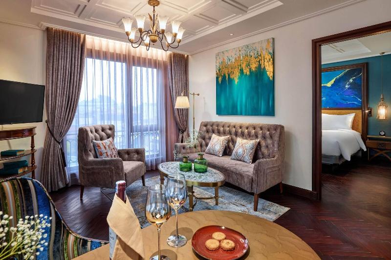 Peridot Grand Hotel And Spa By Aira image