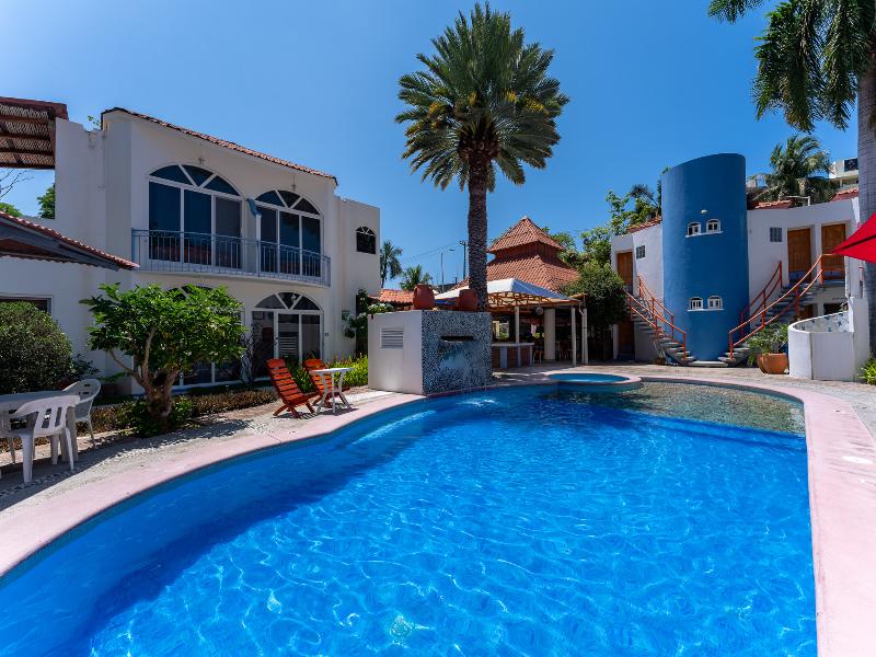 Mexico Lindo — general view