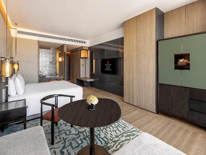 HUALUXE Qingdao Licang image
