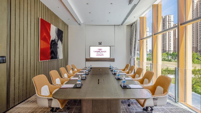 Crowne Plaza Qingdao Jinshui image