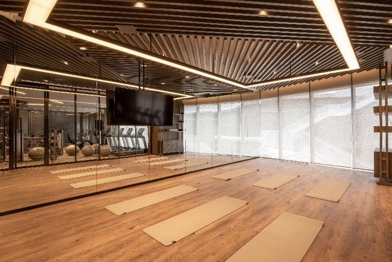 Crowne Plaza Qingdao Jinshui image