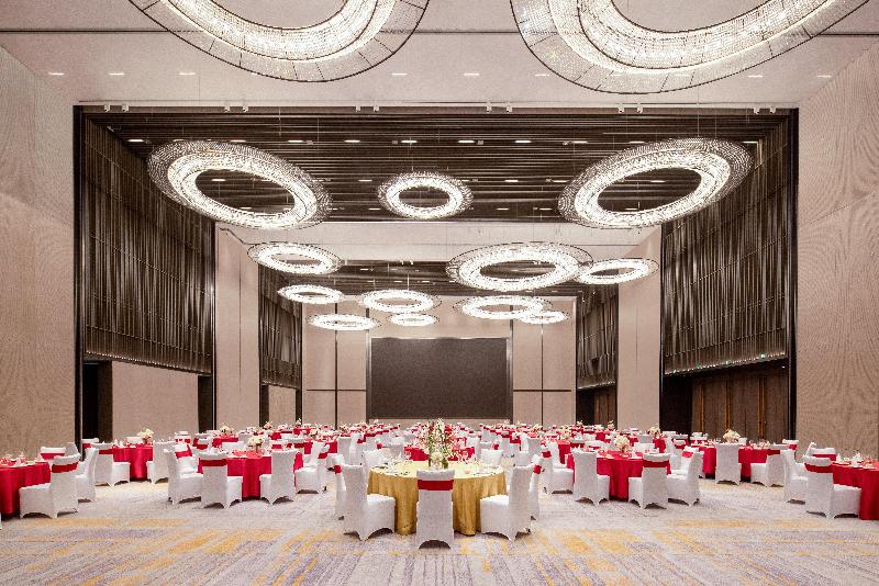 Crowne Plaza Qingdao Jinshui image