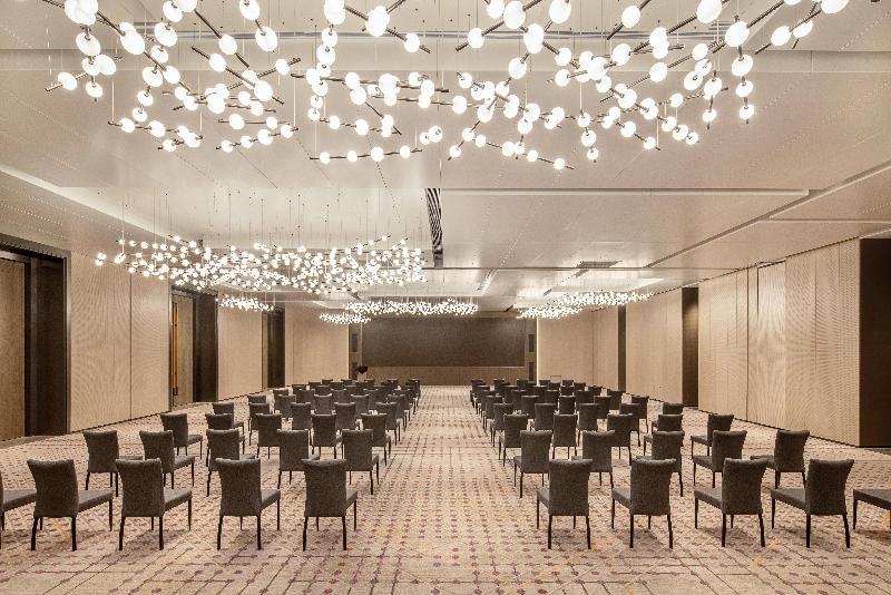 Crowne Plaza Qingdao Jinshui image