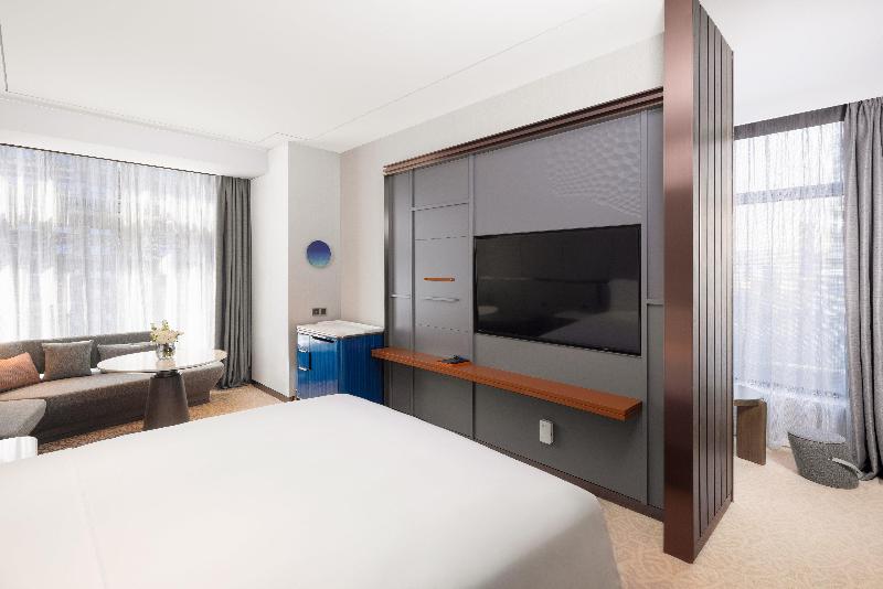 Crowne Plaza Qingdao Jinshui image