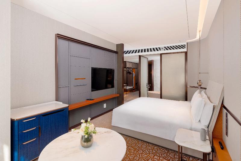 Crowne Plaza Qingdao Jinshui image