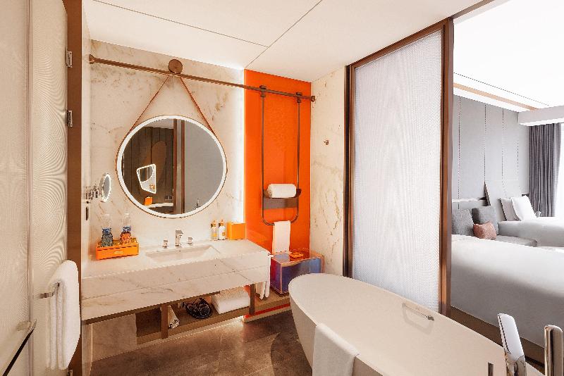 Crowne Plaza Qingdao Jinshui image