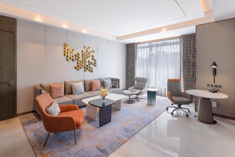 Crowne Plaza Qingdao Jinshui image
