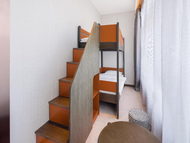 Crowne Plaza Qingdao Jinshui image