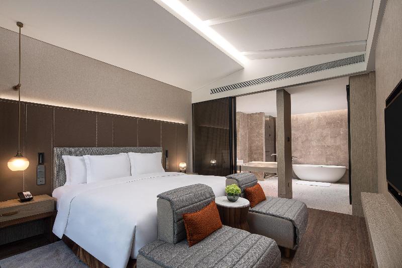 Crowne Plaza Chongli image