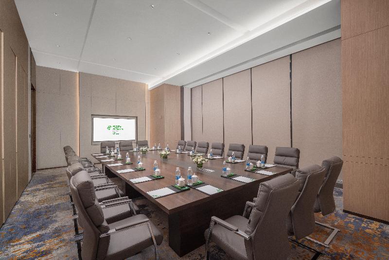 Holiday Inn Luzhou Longjian image