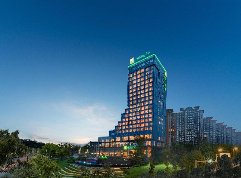Holiday Inn Luzhou Longjian image