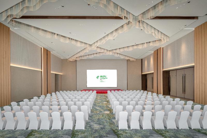Holiday Inn Luzhou Longjian image