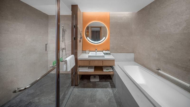 Holiday Inn Luzhou Longjian image