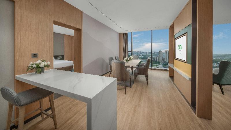 Holiday Inn Luzhou Longjian image