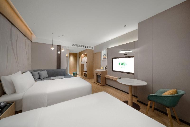 Holiday Inn Luzhou Longjian image