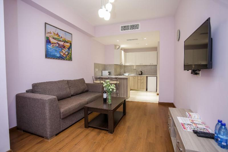 Welcome City Center Apartments image