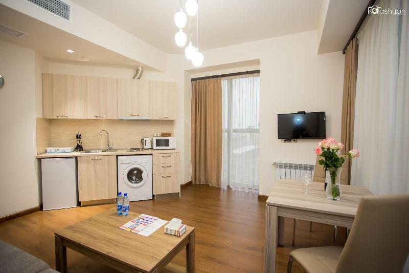 Welcome City Center Apartments image