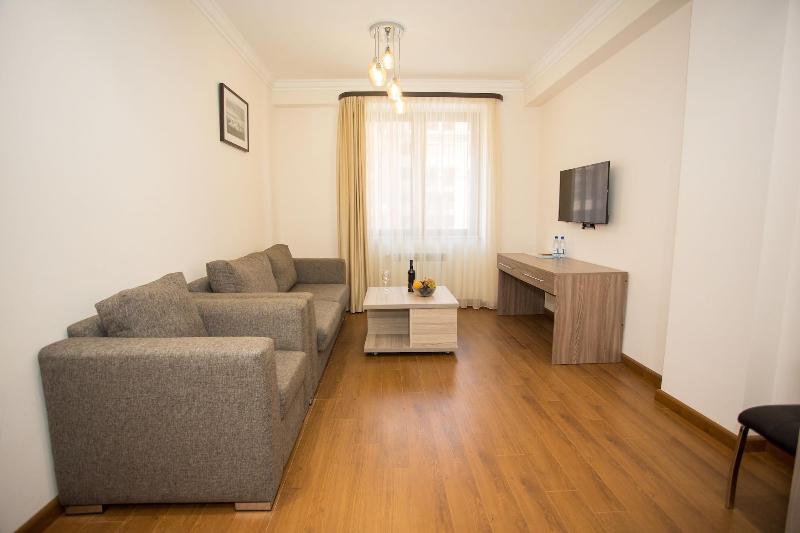 Welcome City Center Apartments image