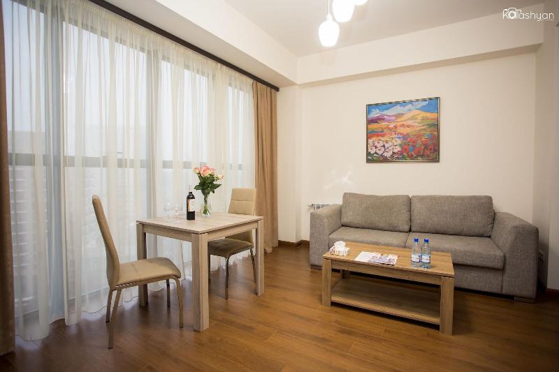 Welcome City Center Apartments image