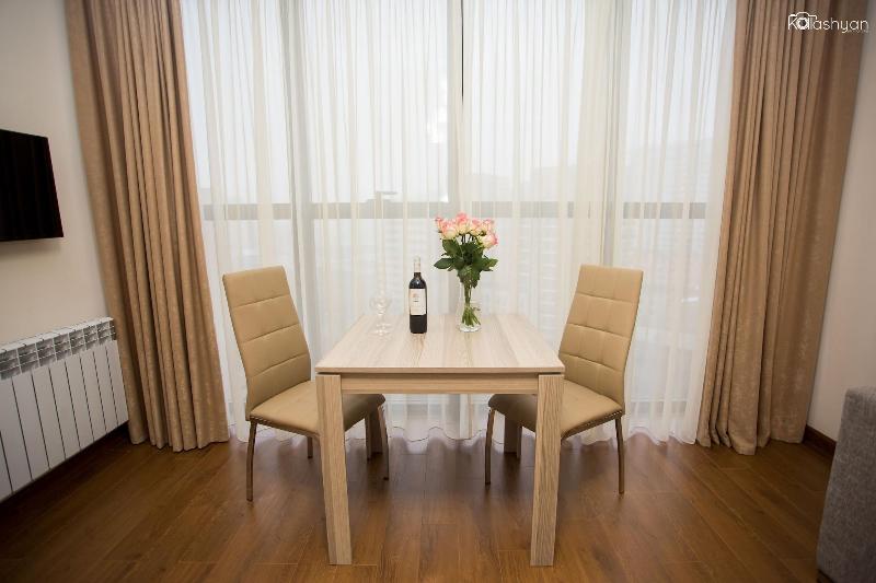 Welcome City Center Apartments image