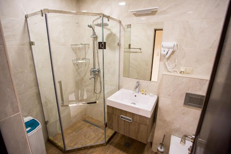Welcome City Center Apartments image