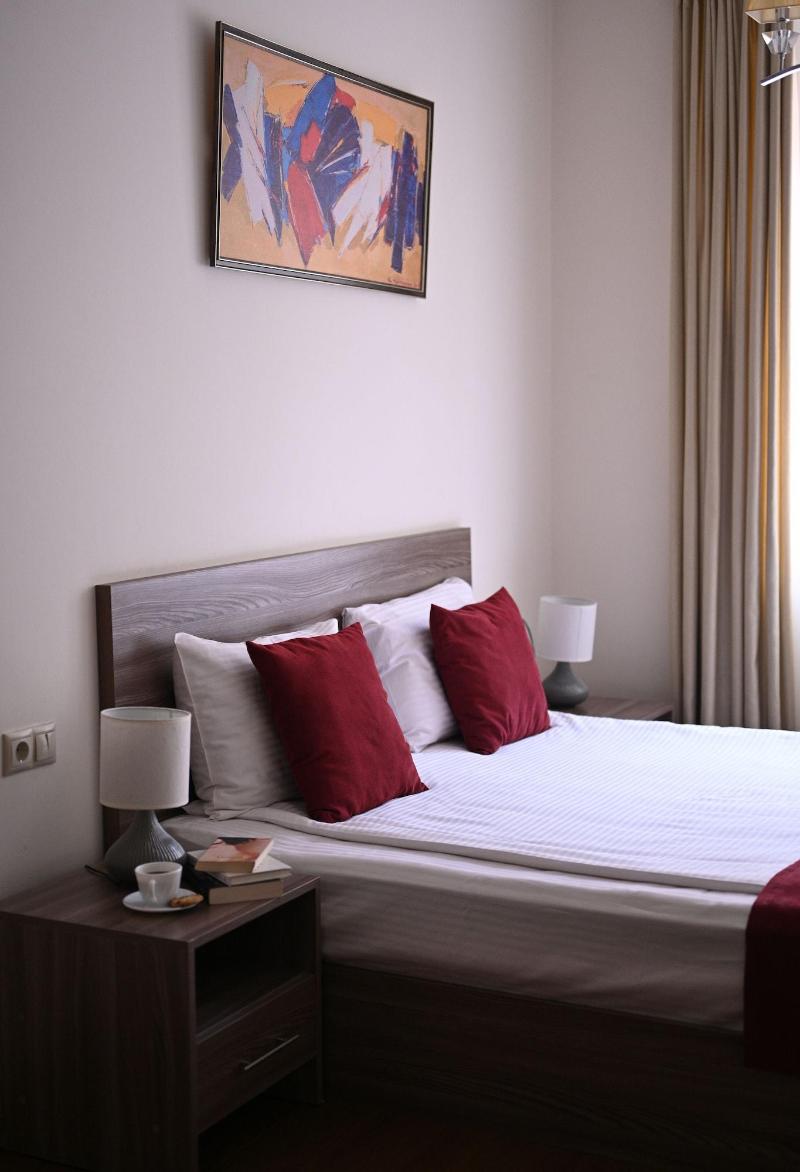 Welcome City Center Apartments image