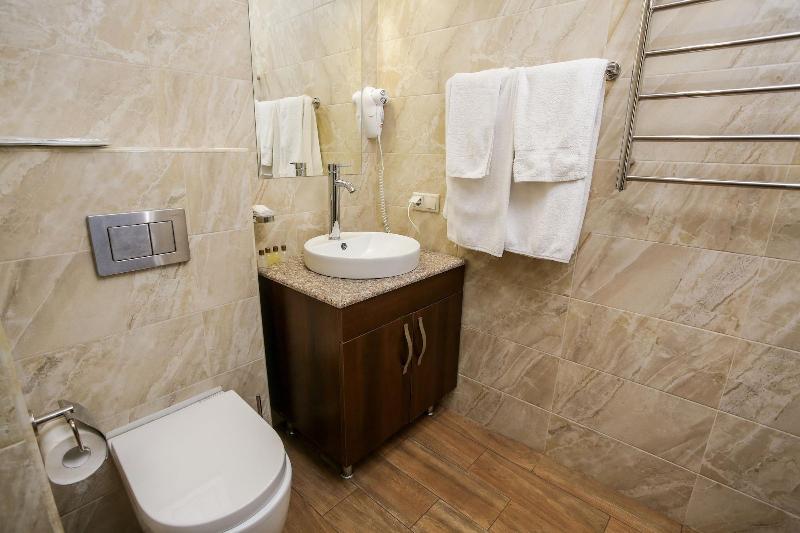 Welcome City Center Apartments image