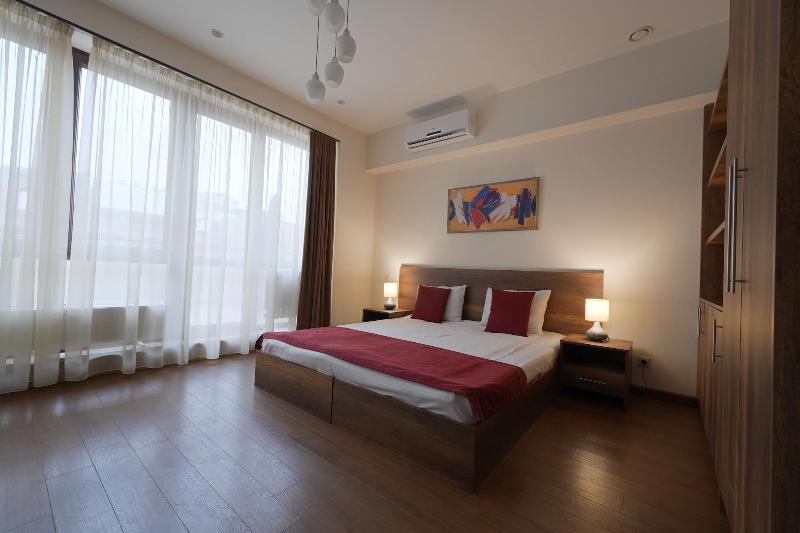Welcome City Center Apartments image