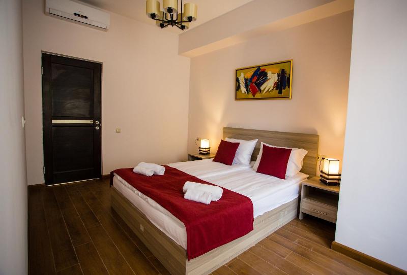 Welcome City Center Apartments image