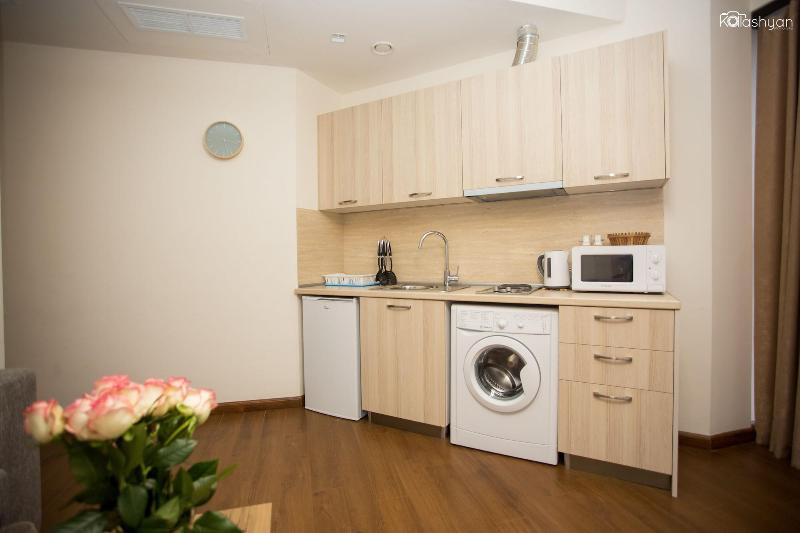 Welcome City Center Apartments image