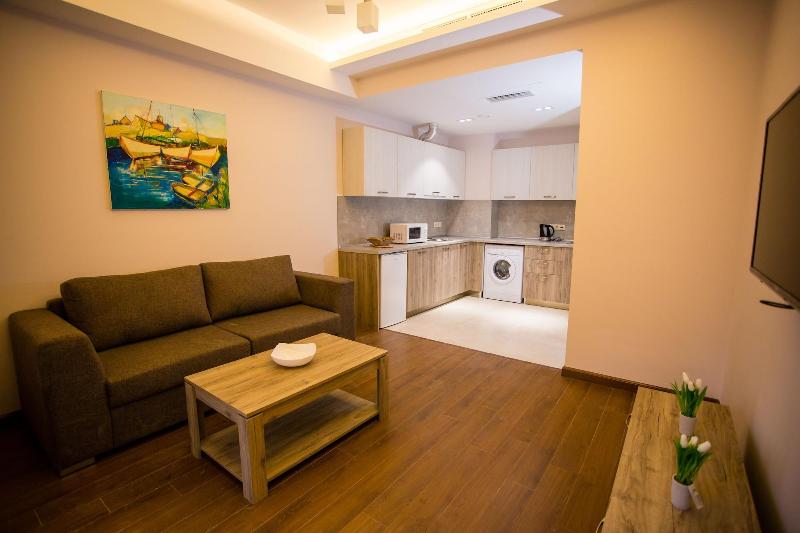 Welcome City Center Apartments image