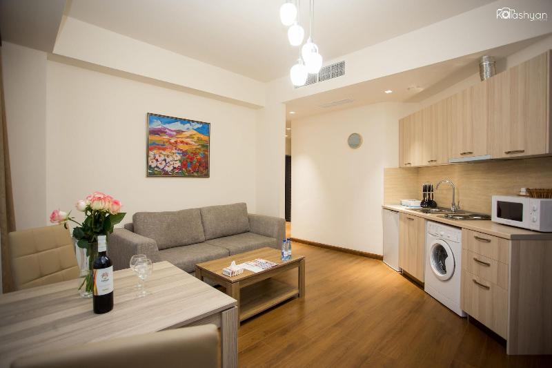 Welcome City Center Apartments image