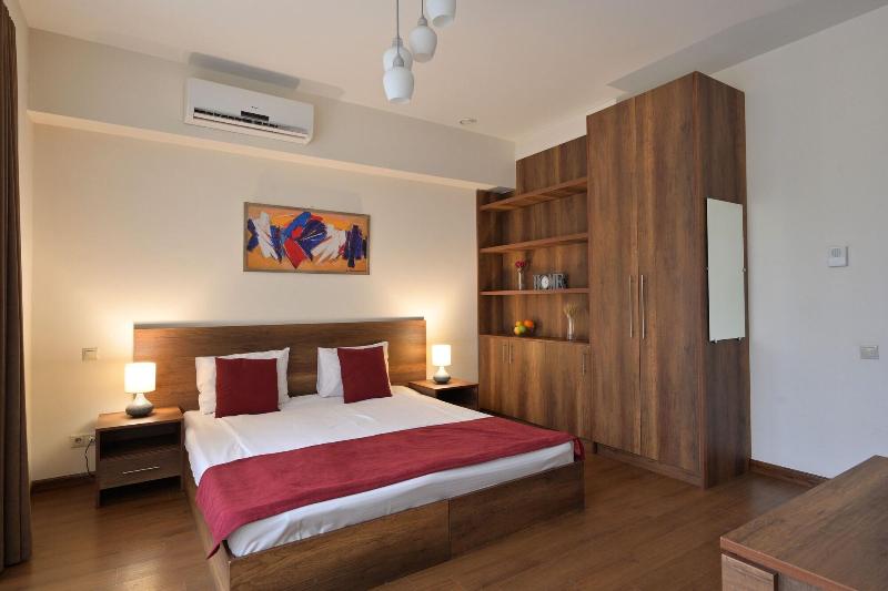 Welcome City Center Apartments image