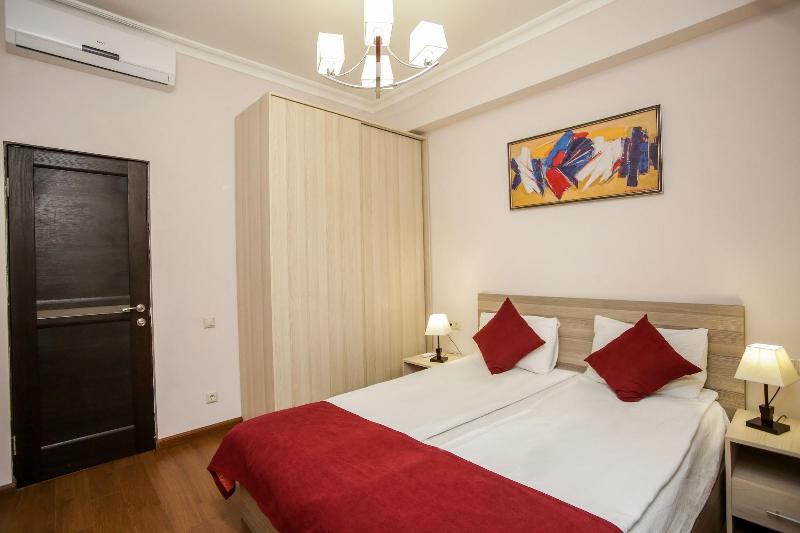Welcome City Center Apartments image