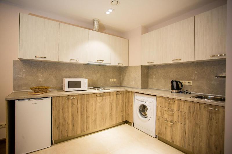 Welcome City Center Apartments image