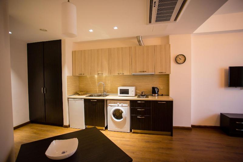 Welcome City Center Apartments image