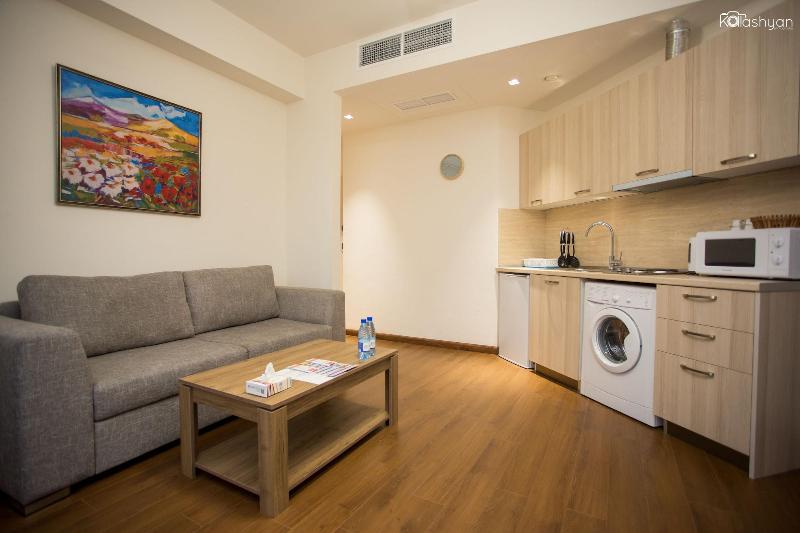 Welcome City Center Apartments image