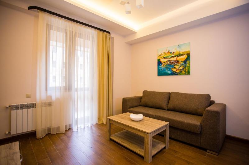 Welcome City Center Apartments image