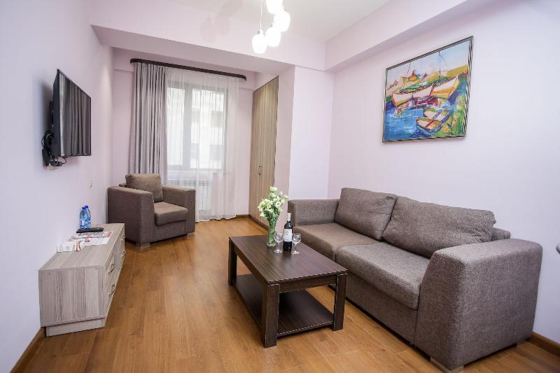 Welcome City Center Apartments image