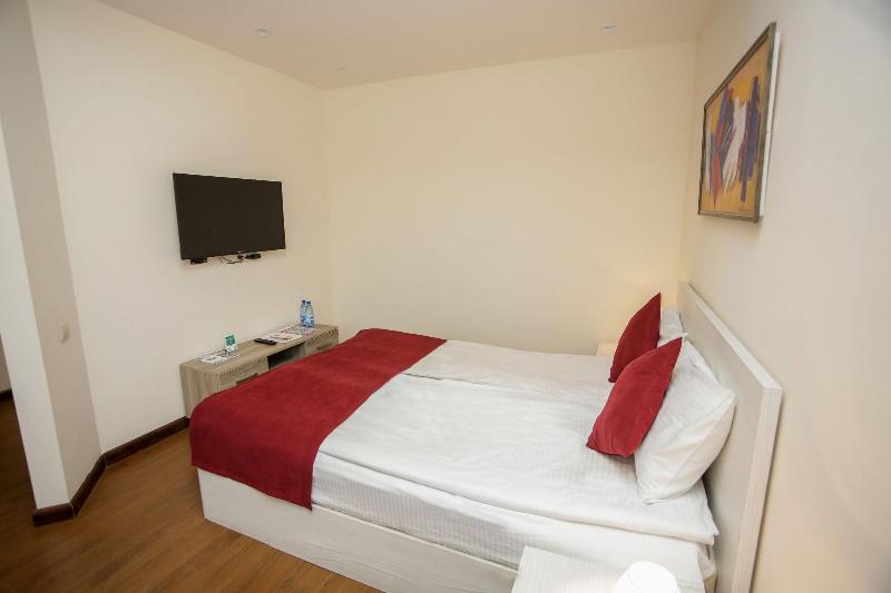 Welcome City Center Apartments image