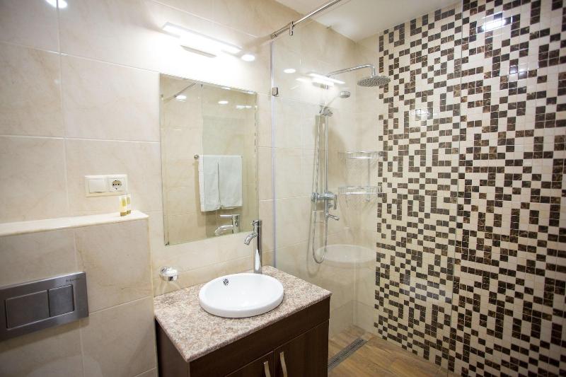 Welcome City Center Apartments image