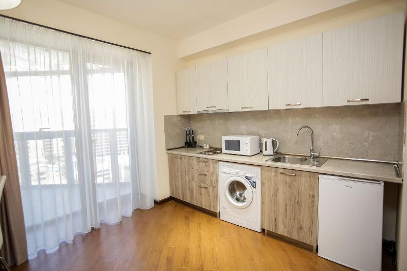 Welcome City Center Apartments image